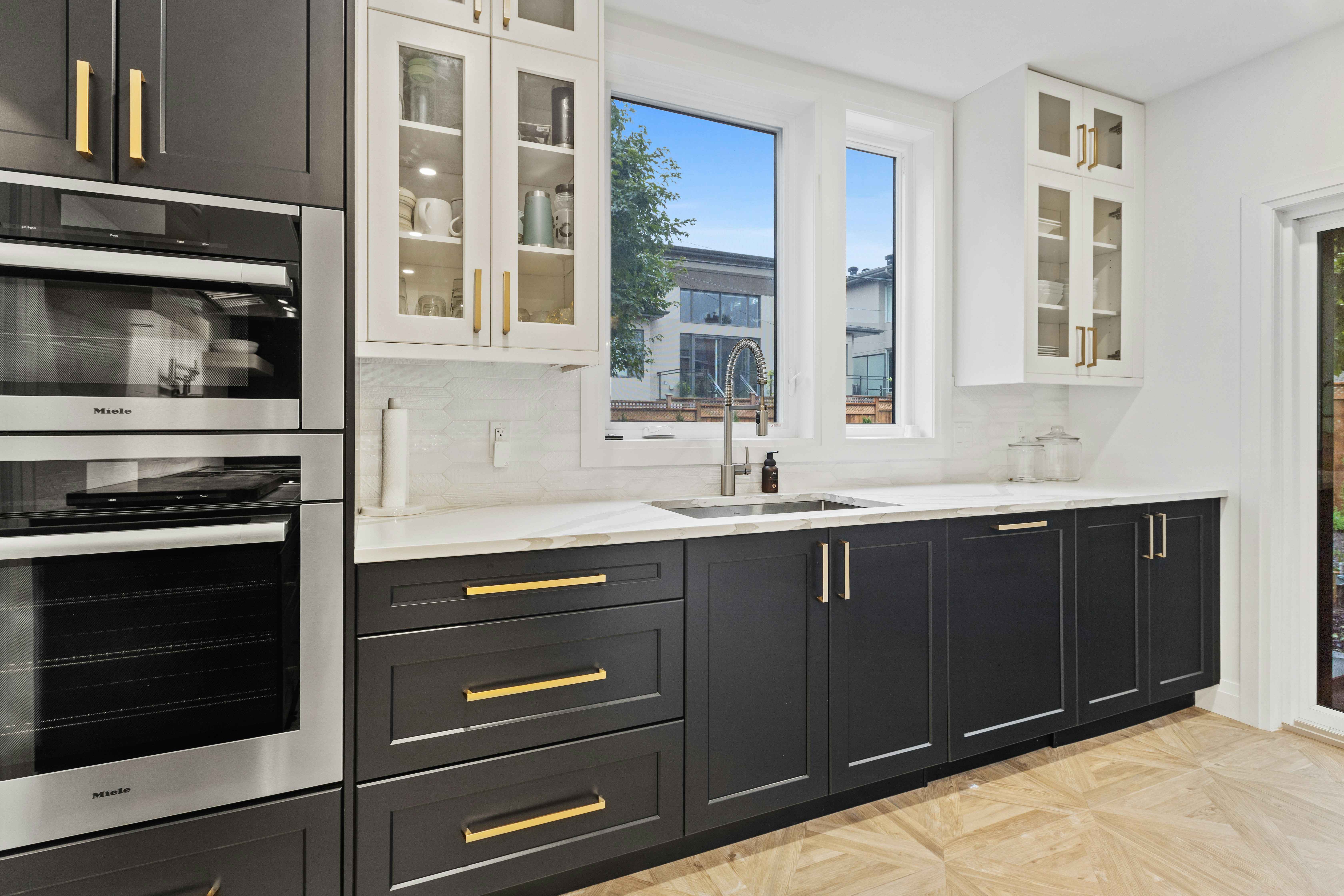 new kitchen cabinets and integrated applances