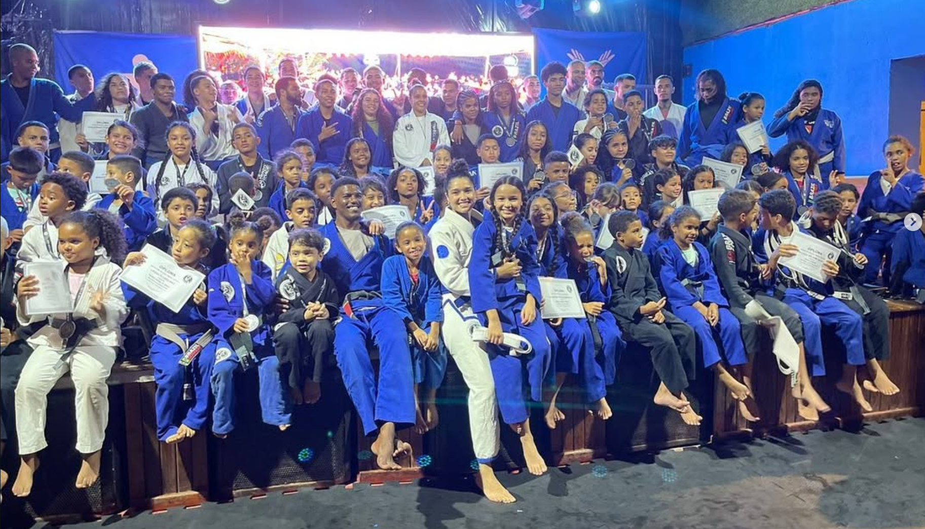 Big group at Projeto Favela BJJ in Vidigal
