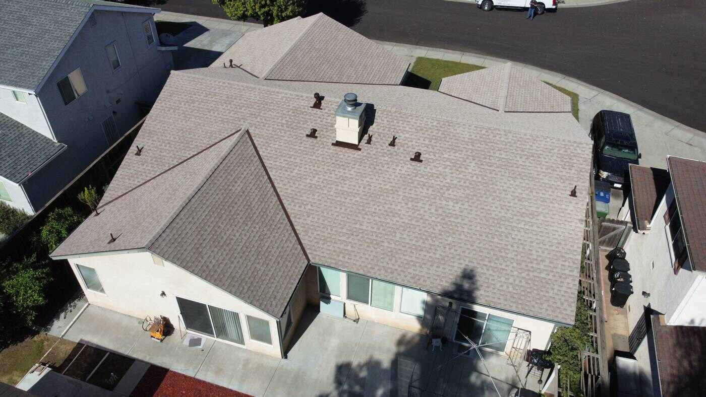 Finished tan roof rear aerial