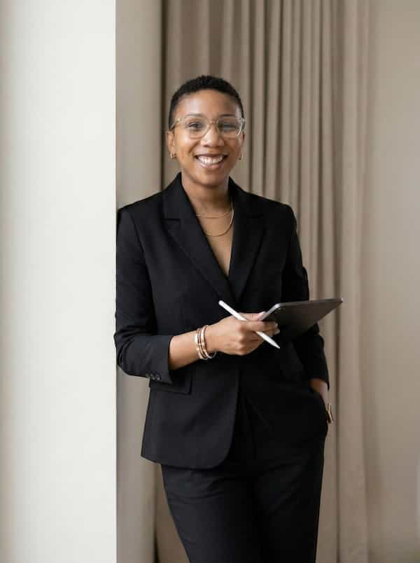 Arylle Young, host of the Attention to Income Masterclass