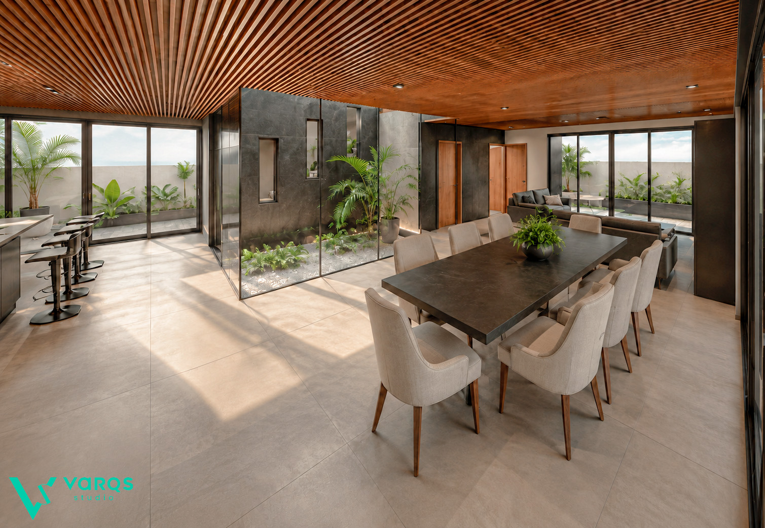 Comedor y cocina de proyecto residencial de VARQS Studio con patio interior