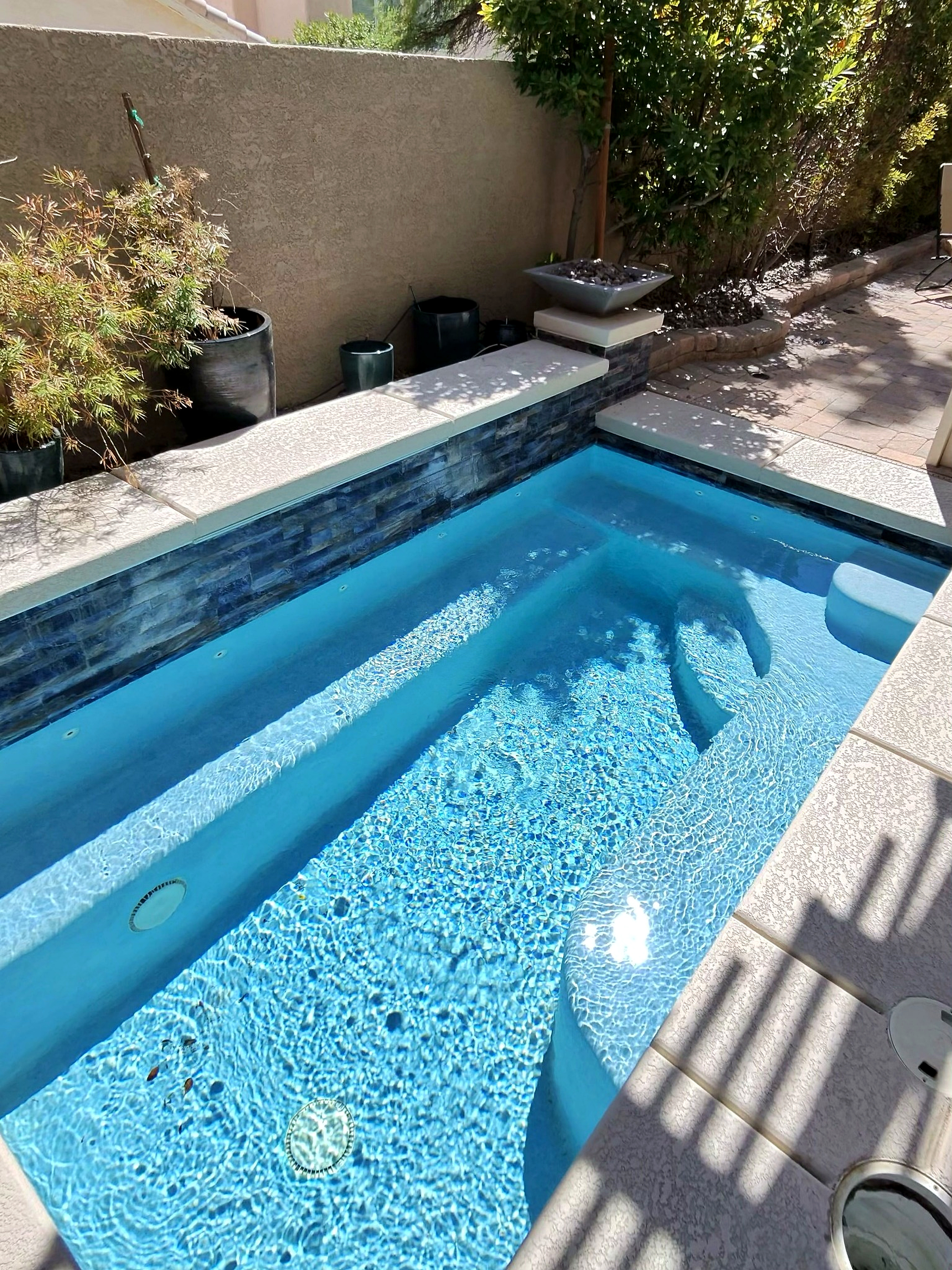 Pool cleaning service service