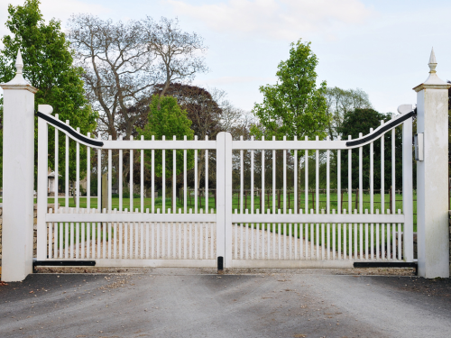 Custom Gates in Cumming