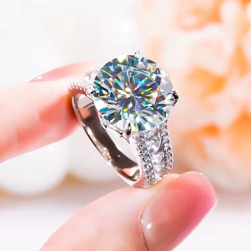 Moissanite engagement rings