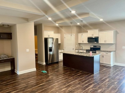 {{ custom_values.service_2 }} in {{custom_values.area_3})