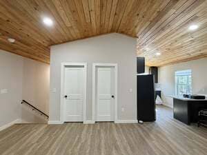 {{ custom_values.service_2 }} in {{custom_values.area_1})