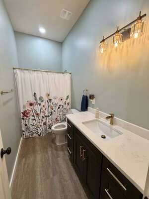 {{ custom_values.service_2 }} in {{custom_values.area_2})