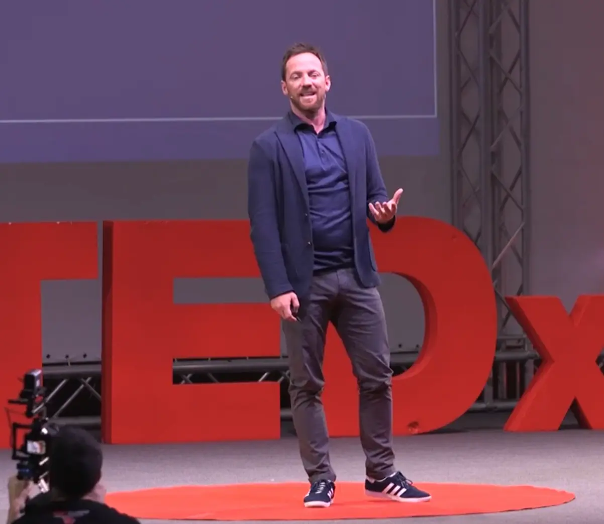 Andrea Maurizio Gilardoni sul palco di un TEDx