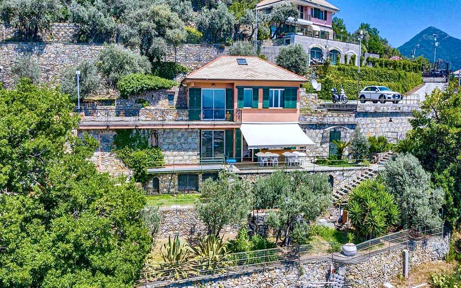 Villa Pia Recco, villa con piscina a Recco tra gli ulivi