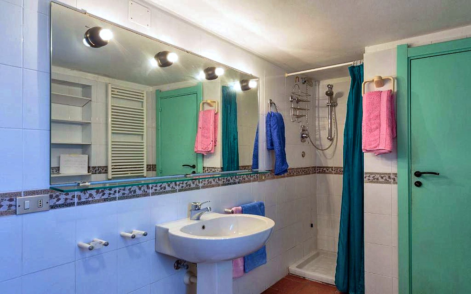 Bagno con doccia