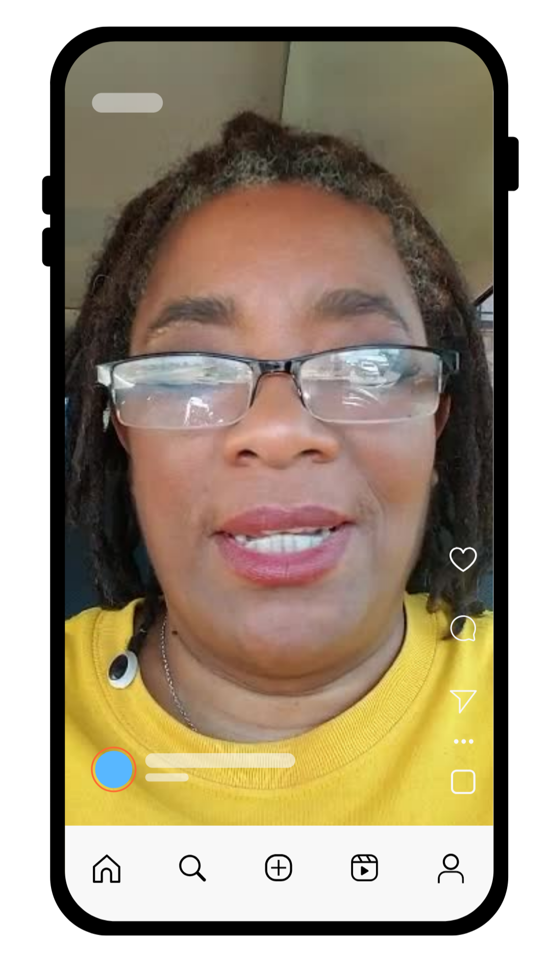 A client talking about her photoshoot with Catherine Cooper, video review 4