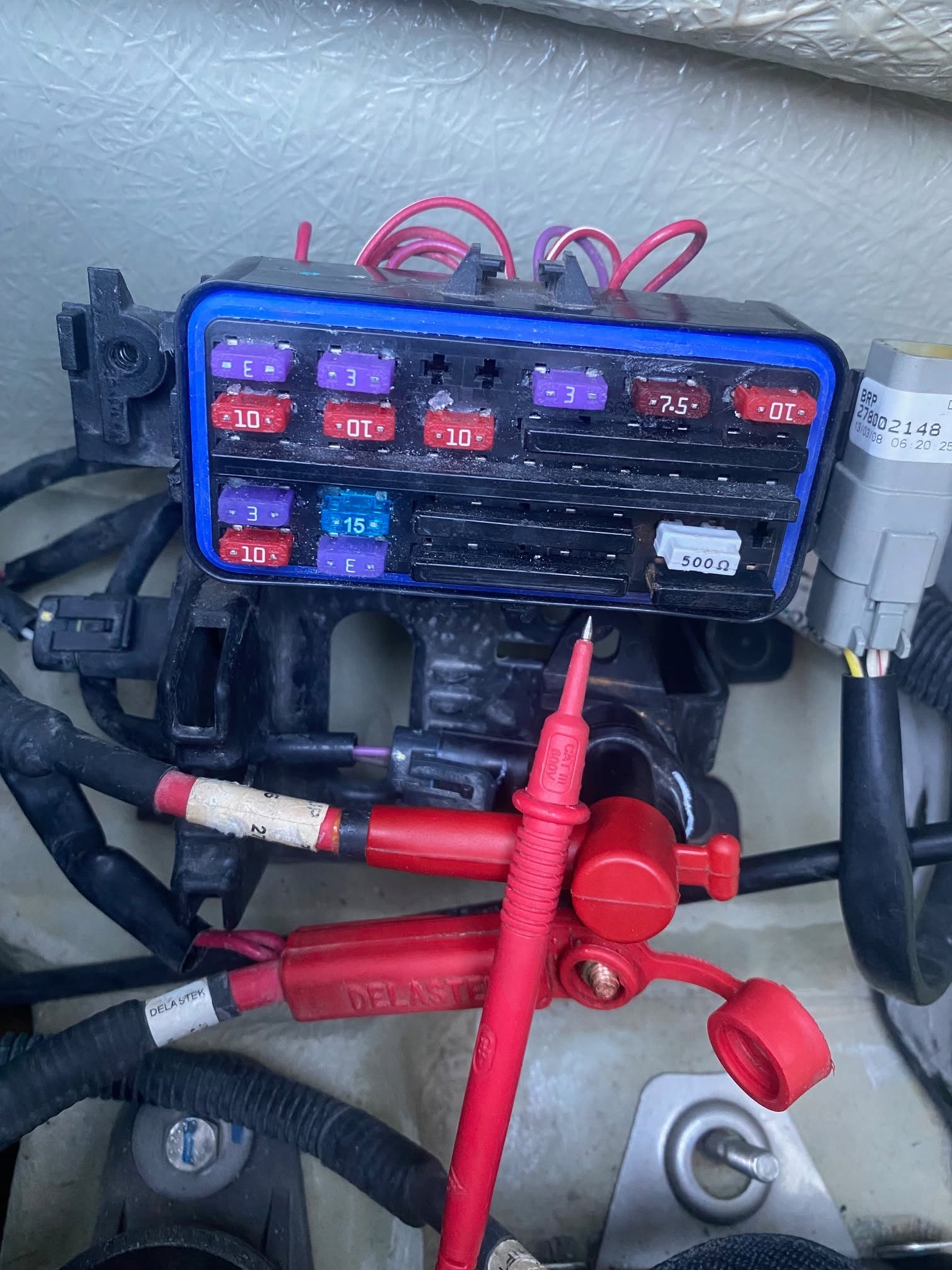 Electrical diagnostics on a powersports machine fuse panel