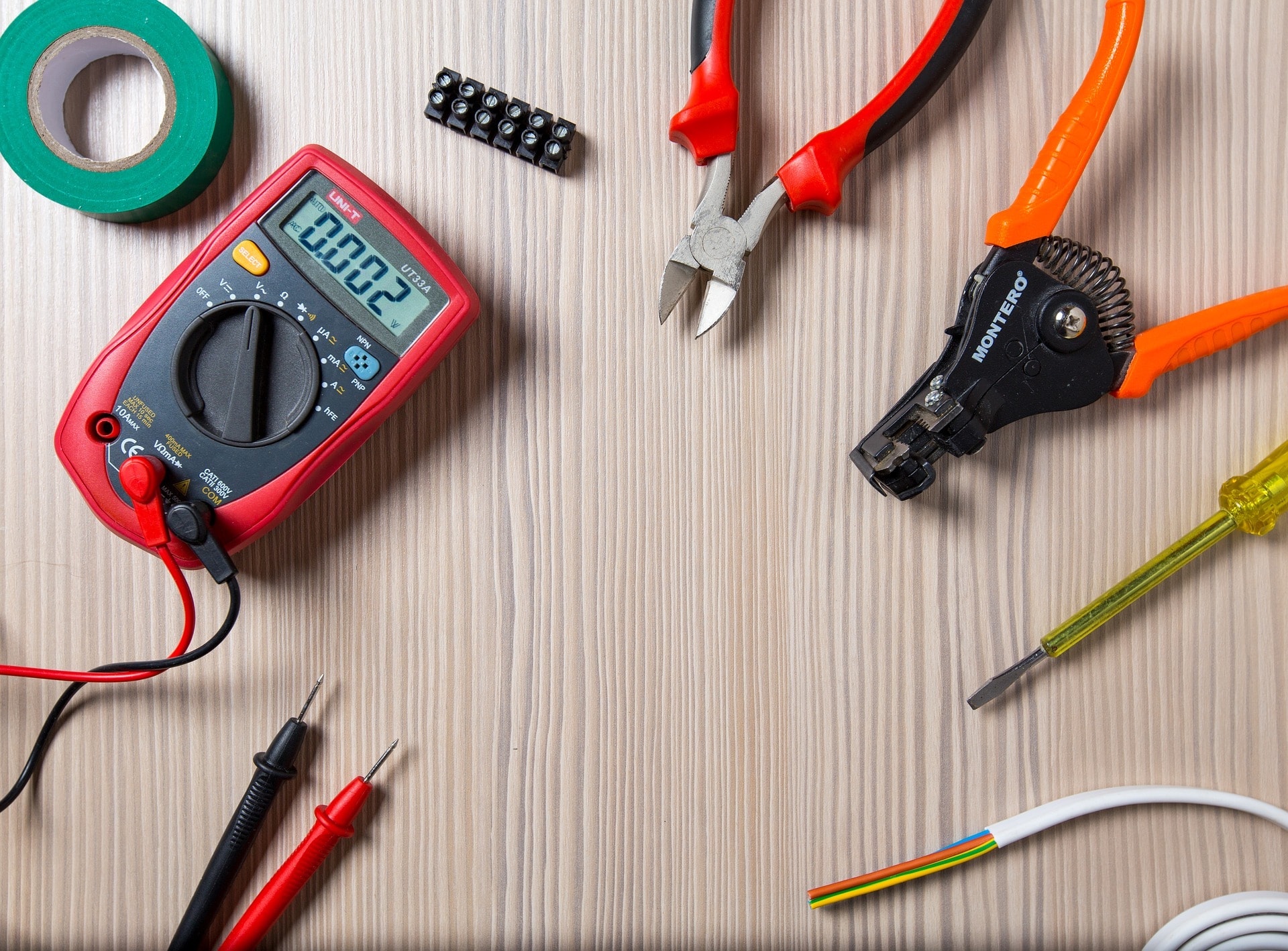 5 Signs It's Time to Call an Electrician in OKC