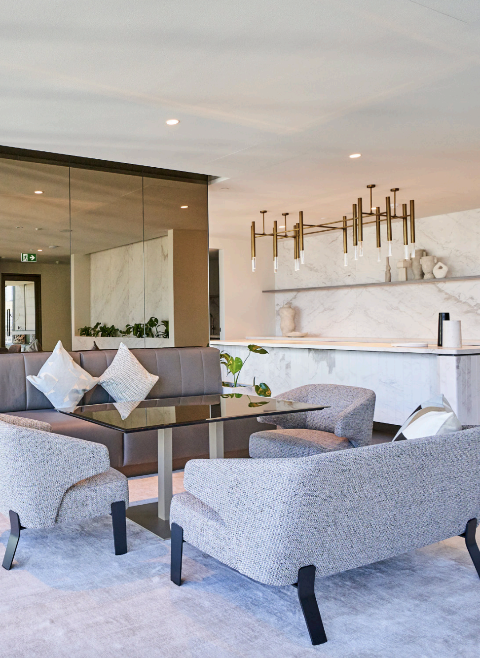 Melbourne CBD luxury tower residence photo 2