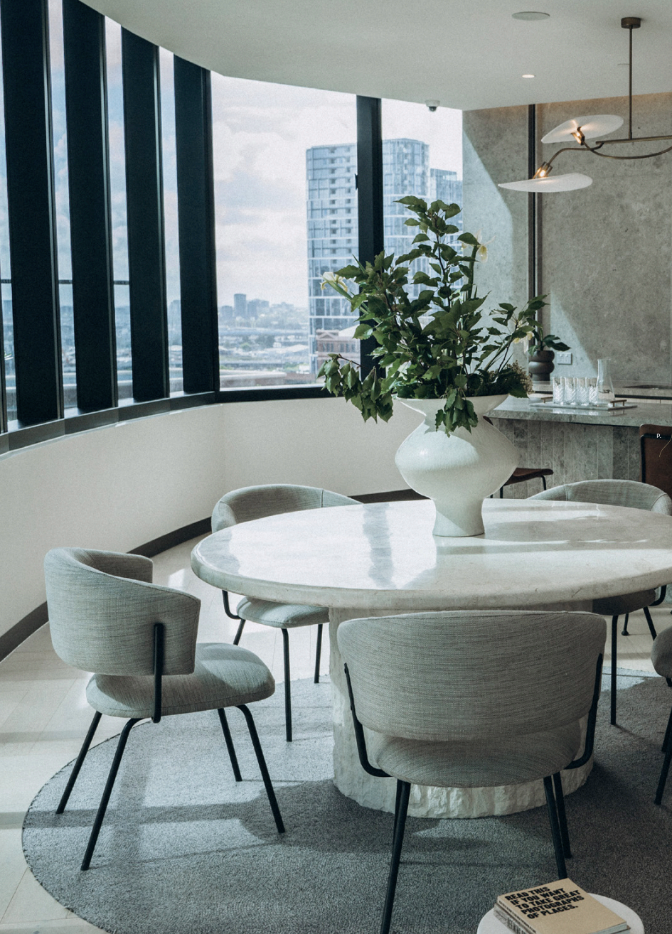 Melbourne CBD luxury tower residence photo 3