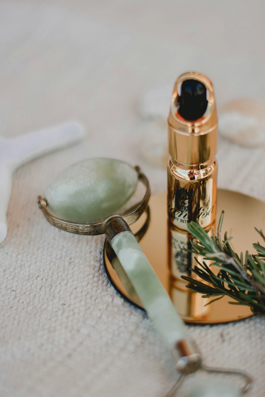 Botanical scalp care products