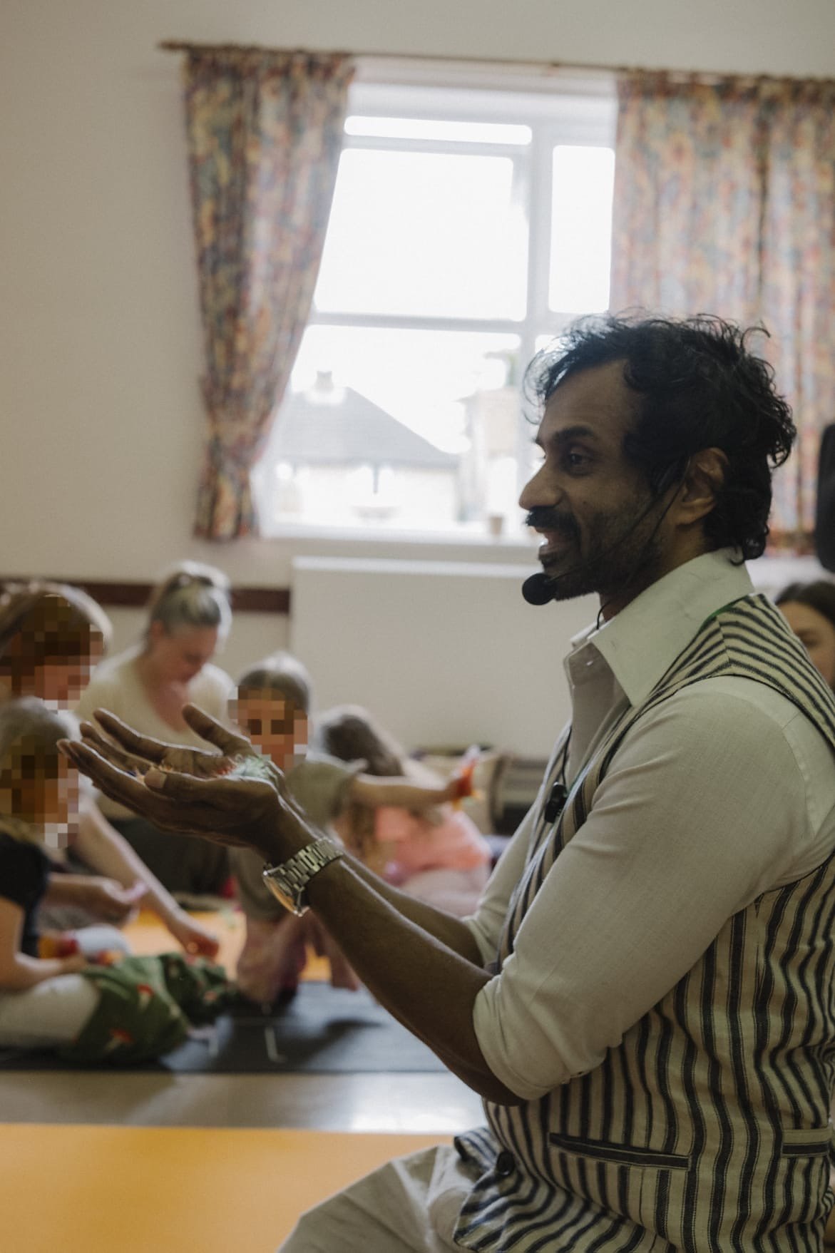 Neel leading a children&rsquo;s session on retreat