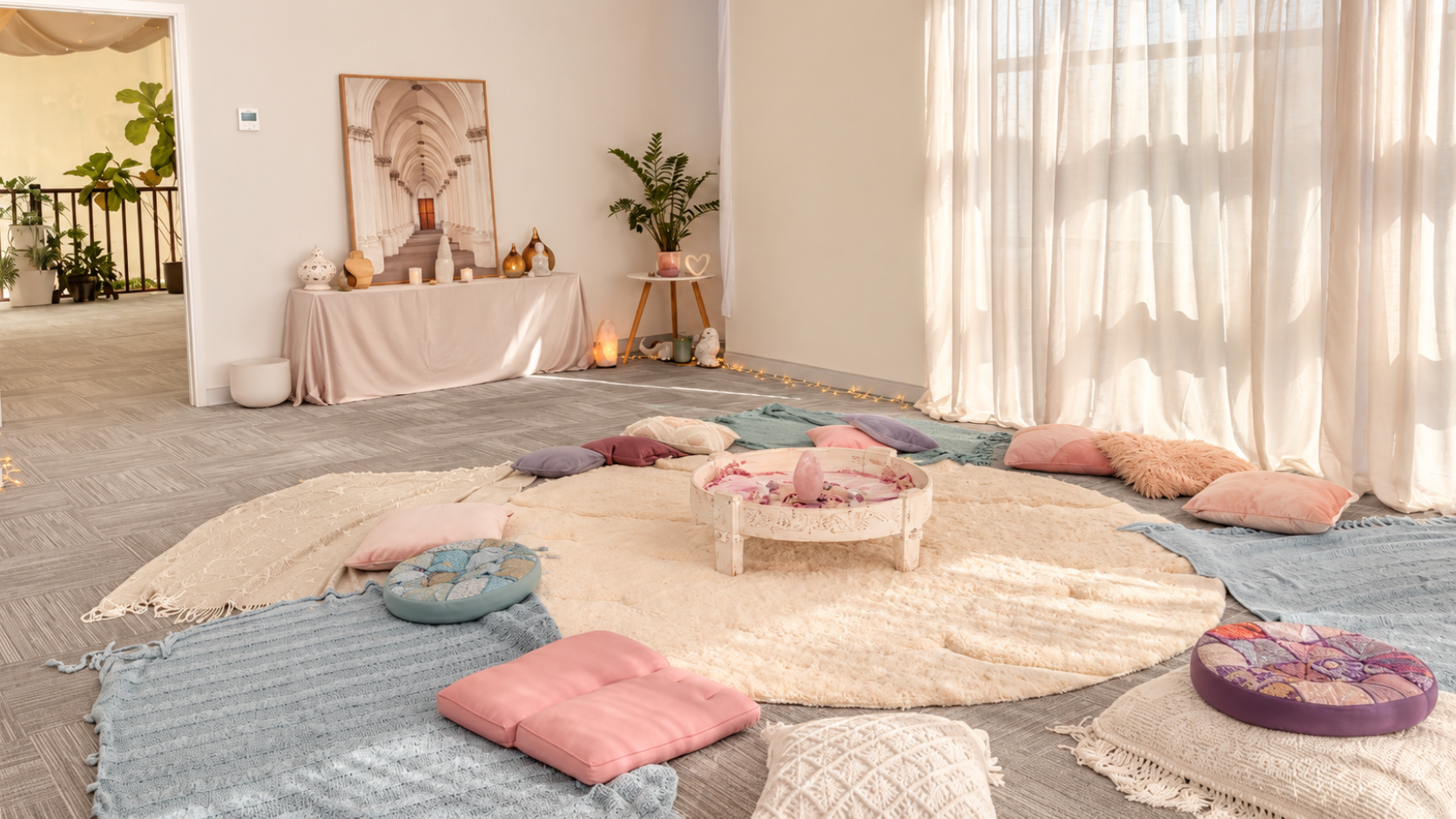 Stellar intimate room