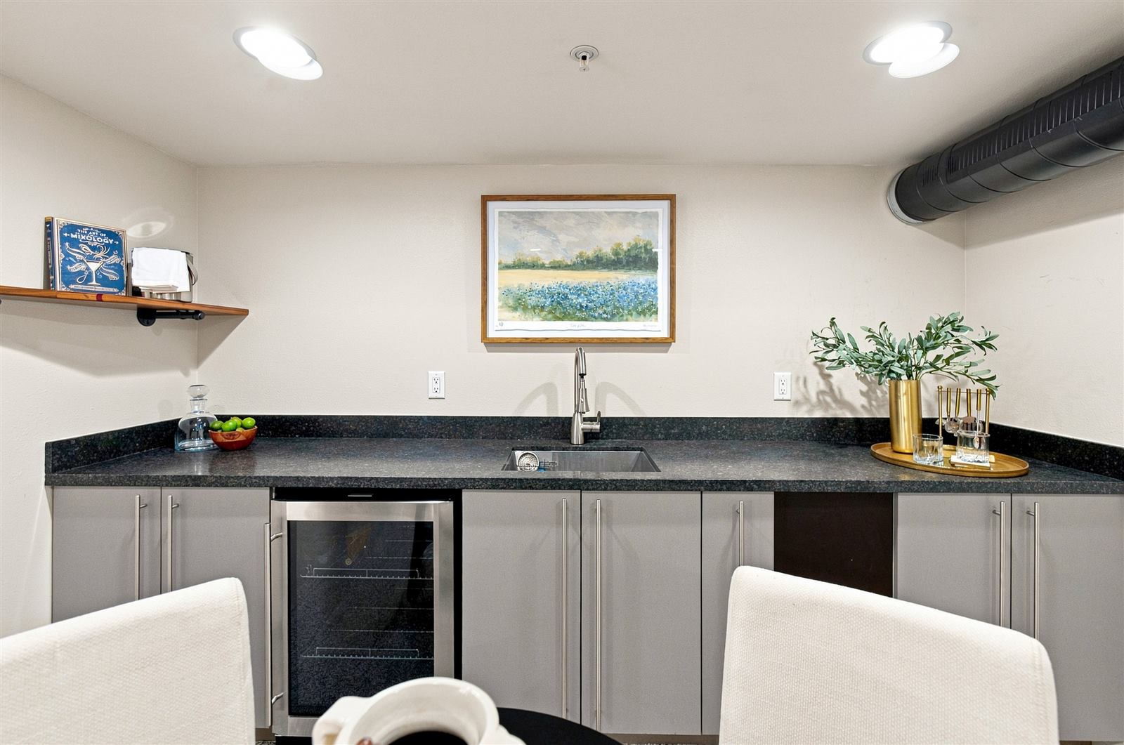 Wet bar