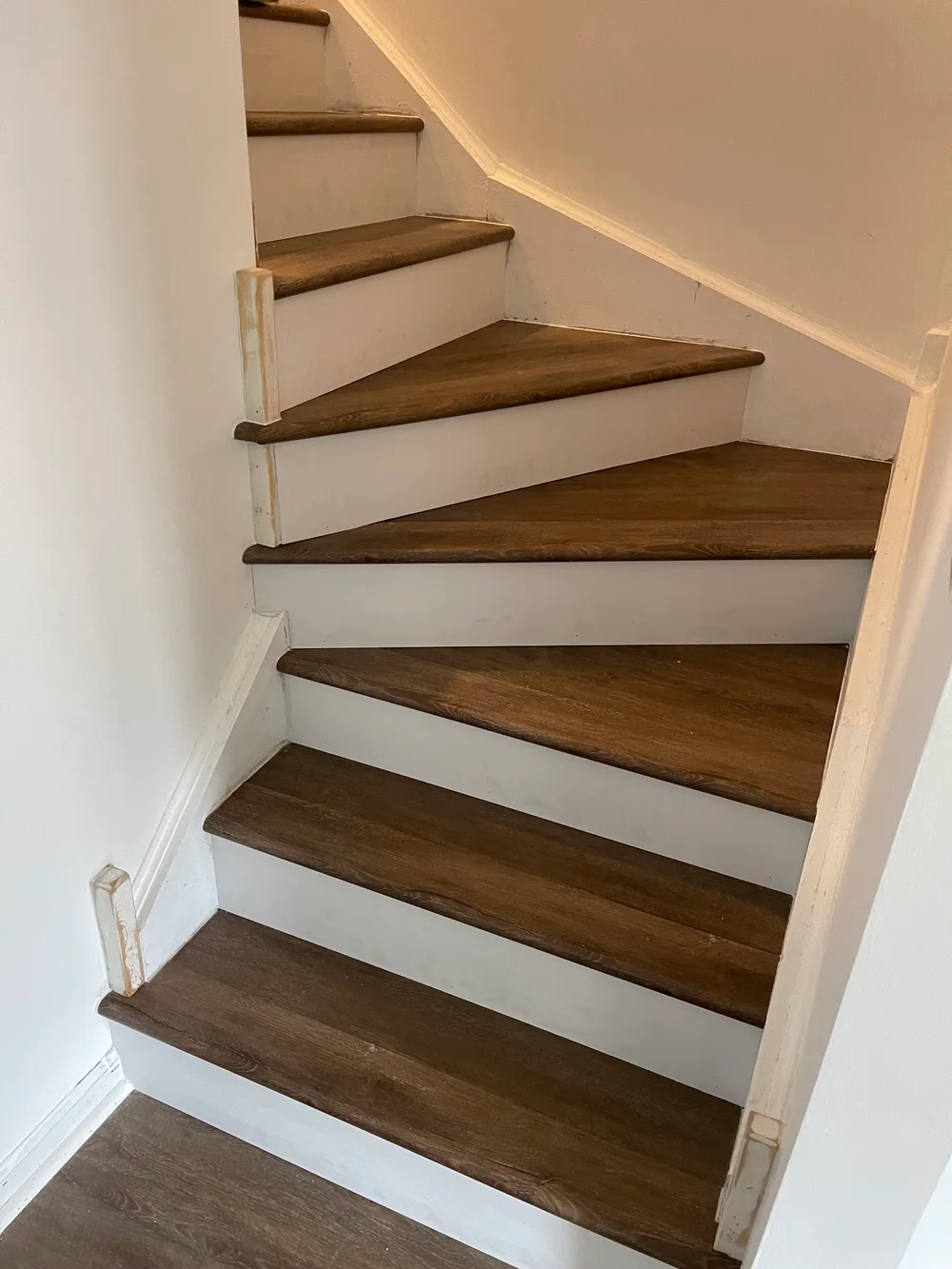 Flooring in Tinley Park IL showcasing elegant wood designs and modern finishes.