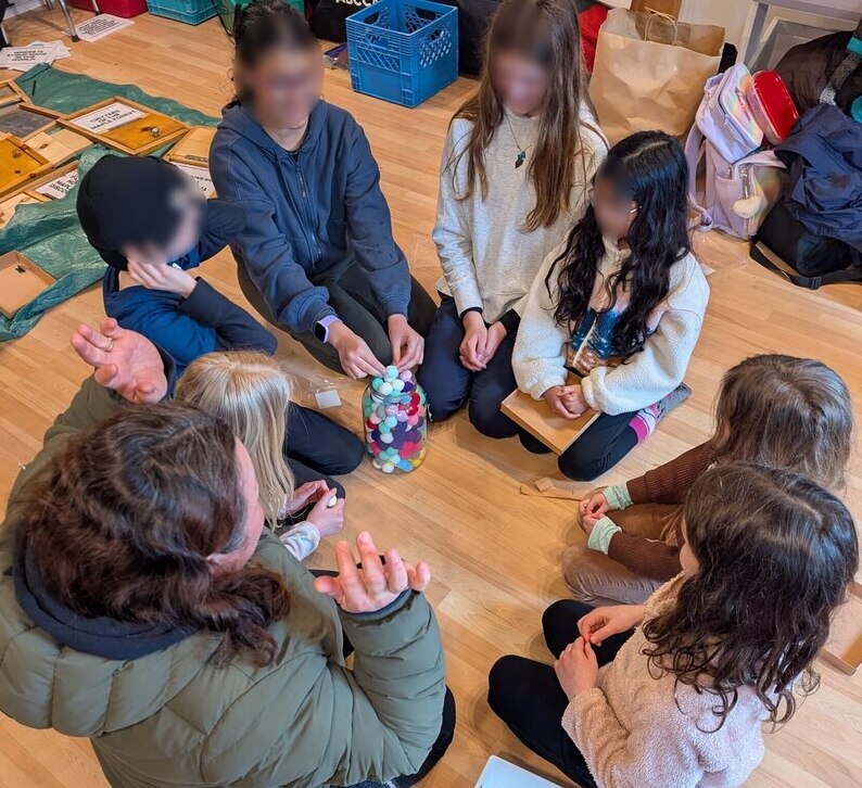 Children having a Socratic discussion
