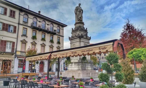 Piazza Volta