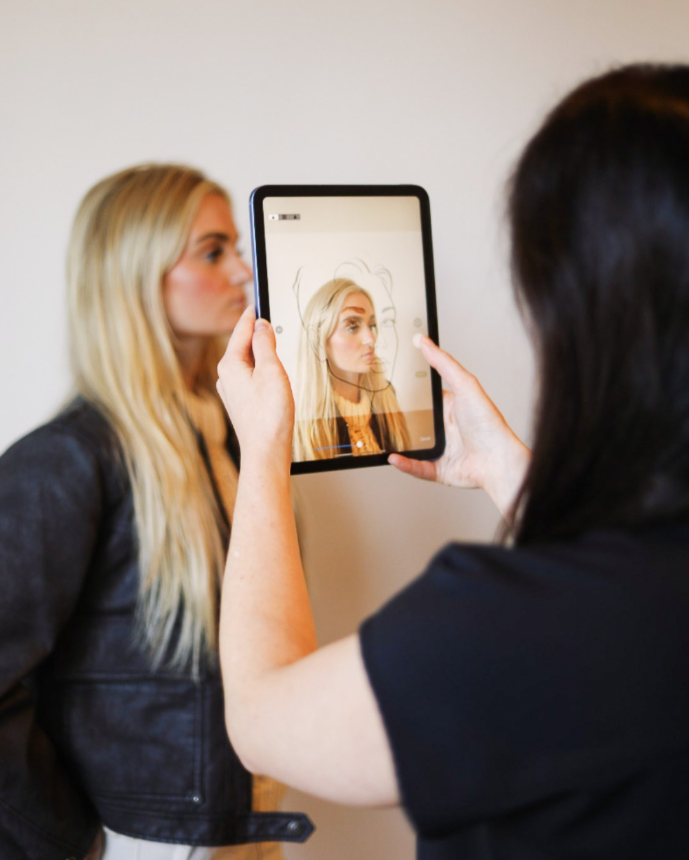 A membership consultation at Shoreline Aesthetics