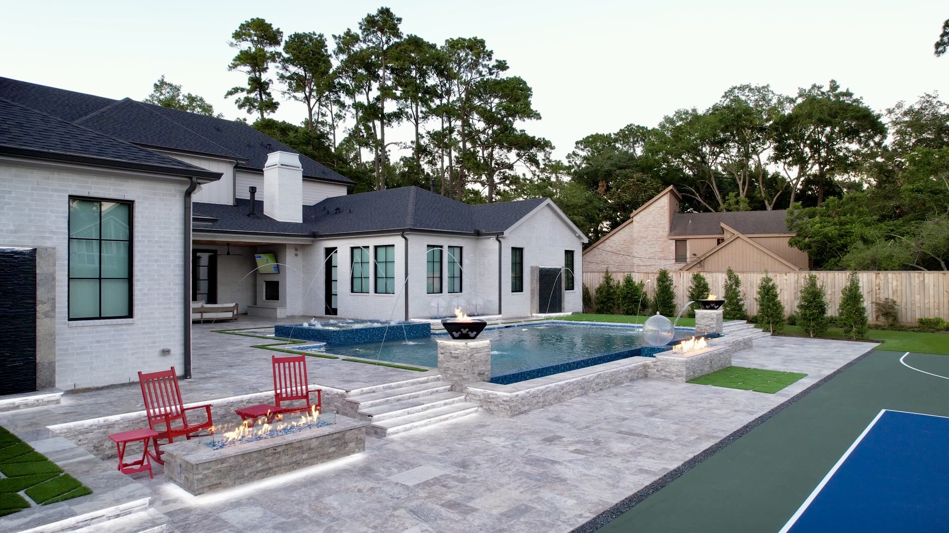 Custom pool by day