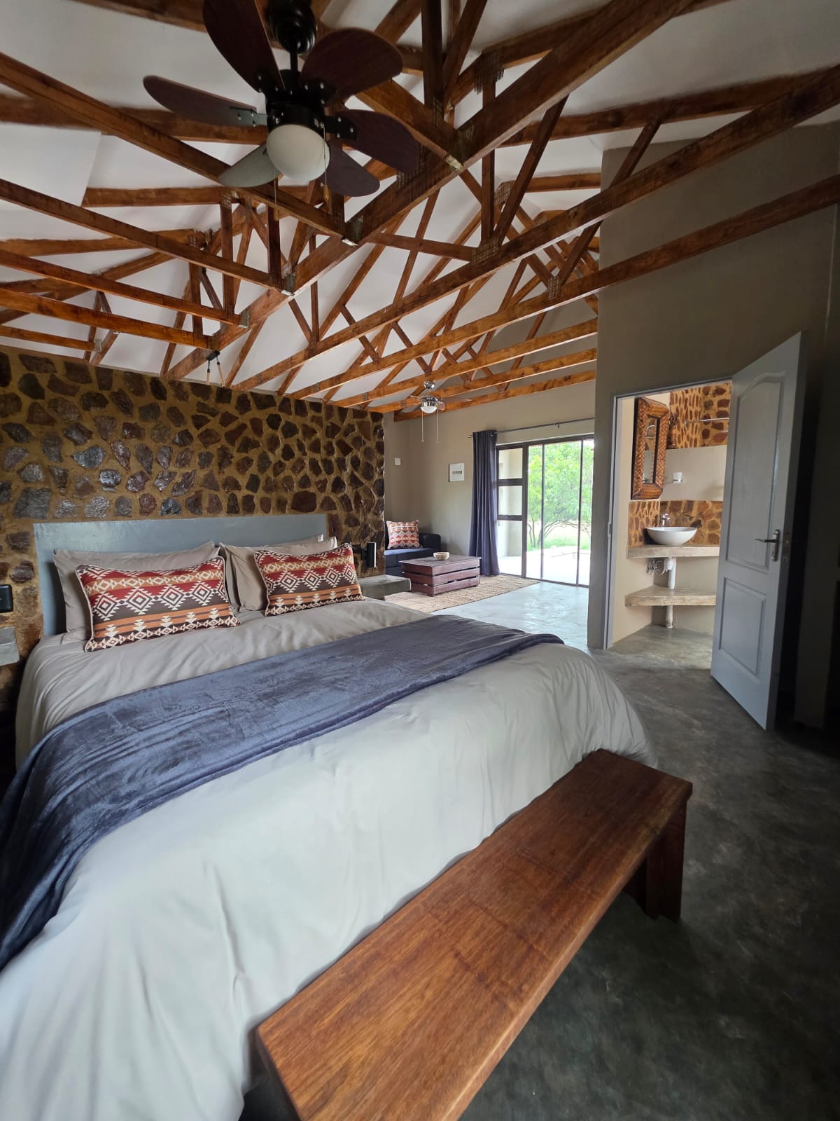 Fish Eagle deluxe villa