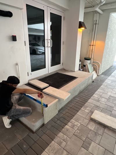 {{ custom_values.service_3 }} in {{custom_values.area_3})