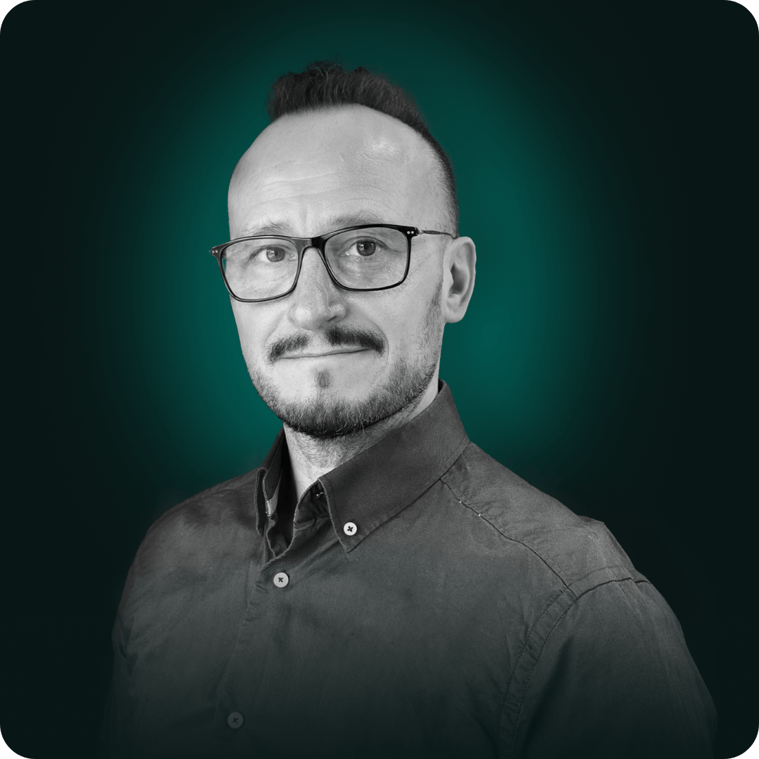 Lær fra Florin Suhoschi, en talentfull grafisk designer med over 20 års erfaring