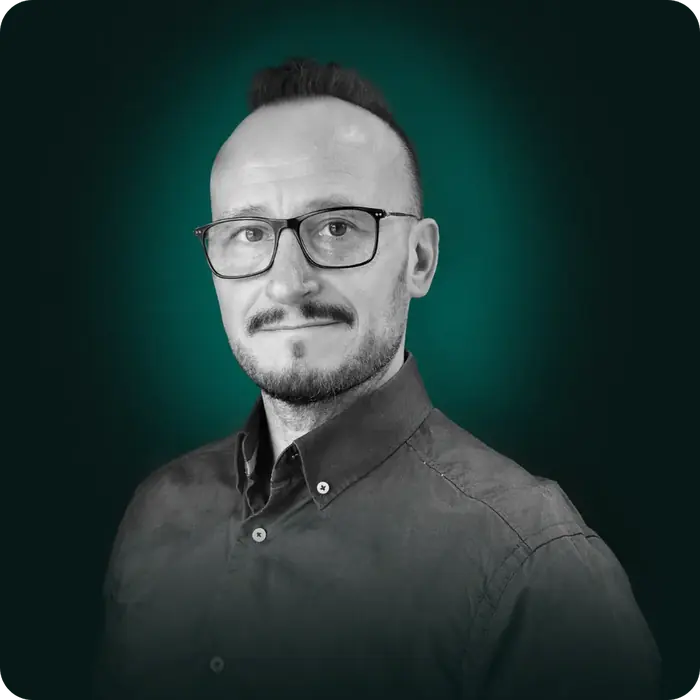 Lær fra Florin Suhoschi, en talentfull grafisk designer med over 20 års erfaring