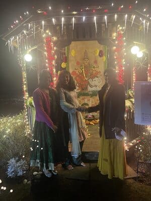 {{ custom_values.service_3 }} in {{custom_values.area_3})