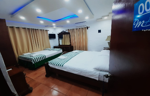 Habitación 1 con cama Queen y semi-matrimonial