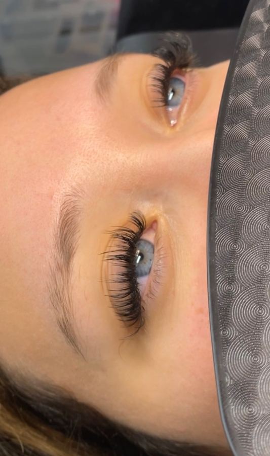 Custom lash set — side profile