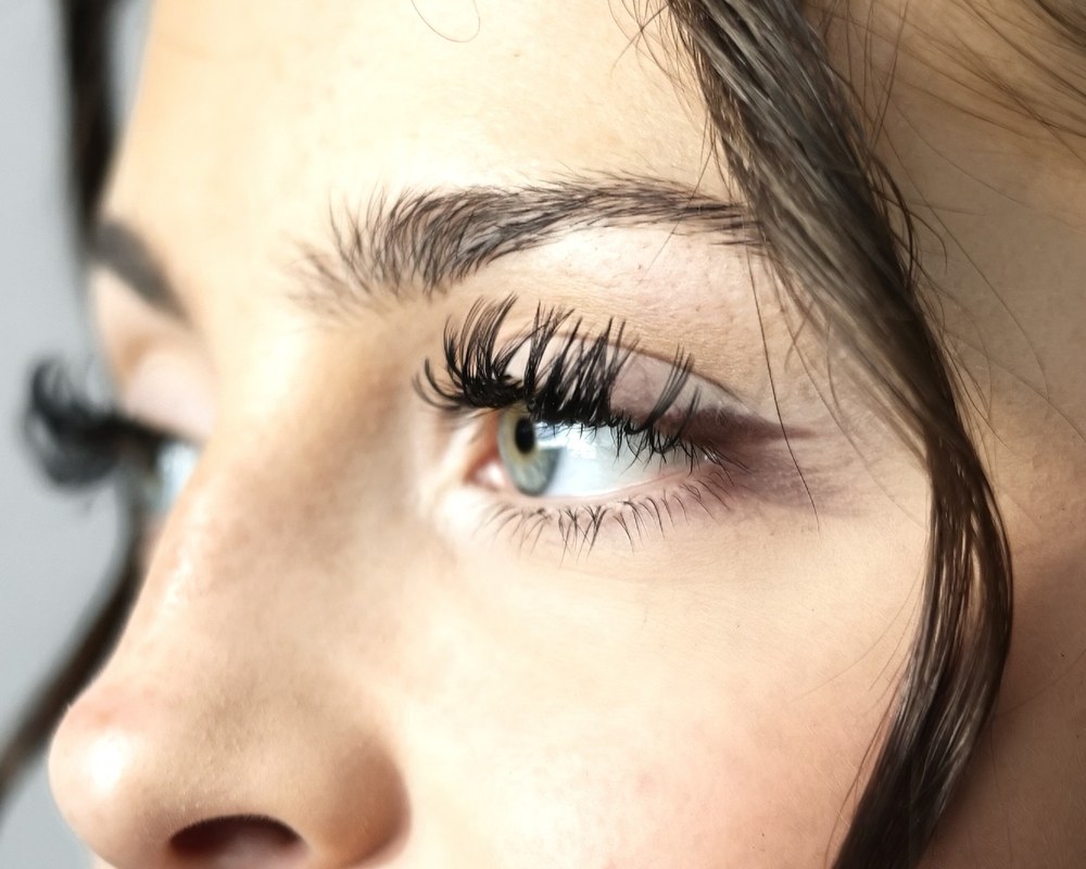 Close-up of lash extensions applied at Aliora Atelier