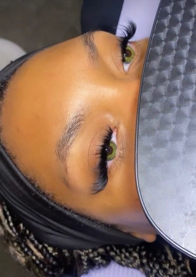 Volume lash set close-up