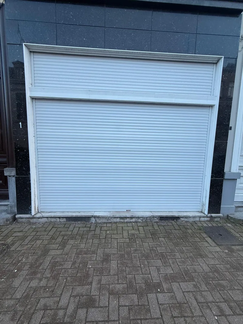 volet roulant local commercial avec porte assortie Lille