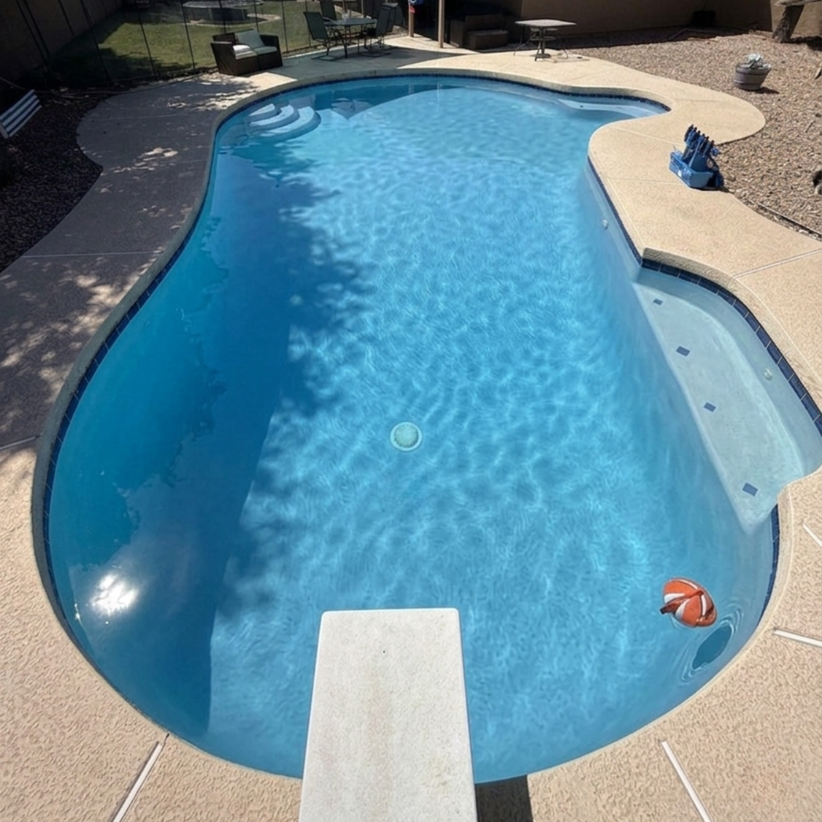 Clean pool