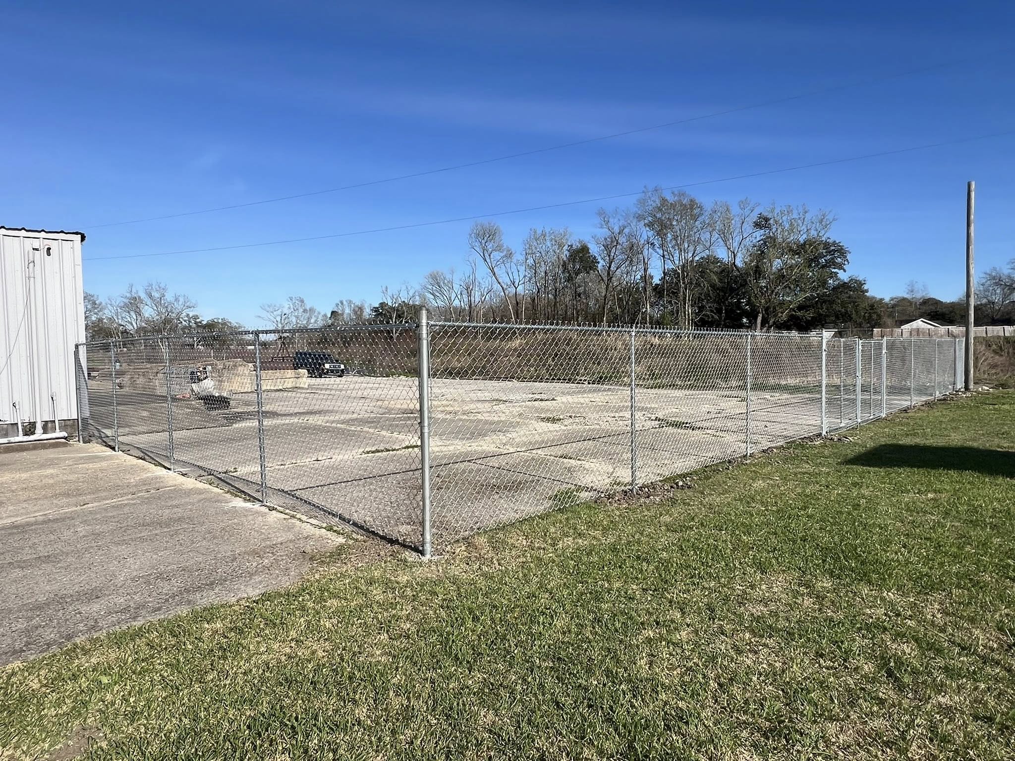 Commercial chain-link fence