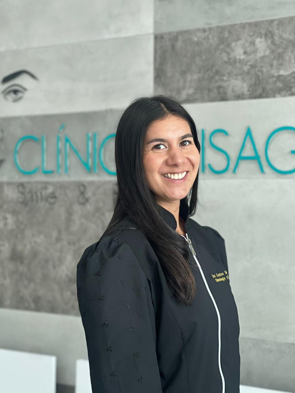 Dra. Estefanía Álvarez, especialista en implantología de Clínica Visage en Puerto Montt