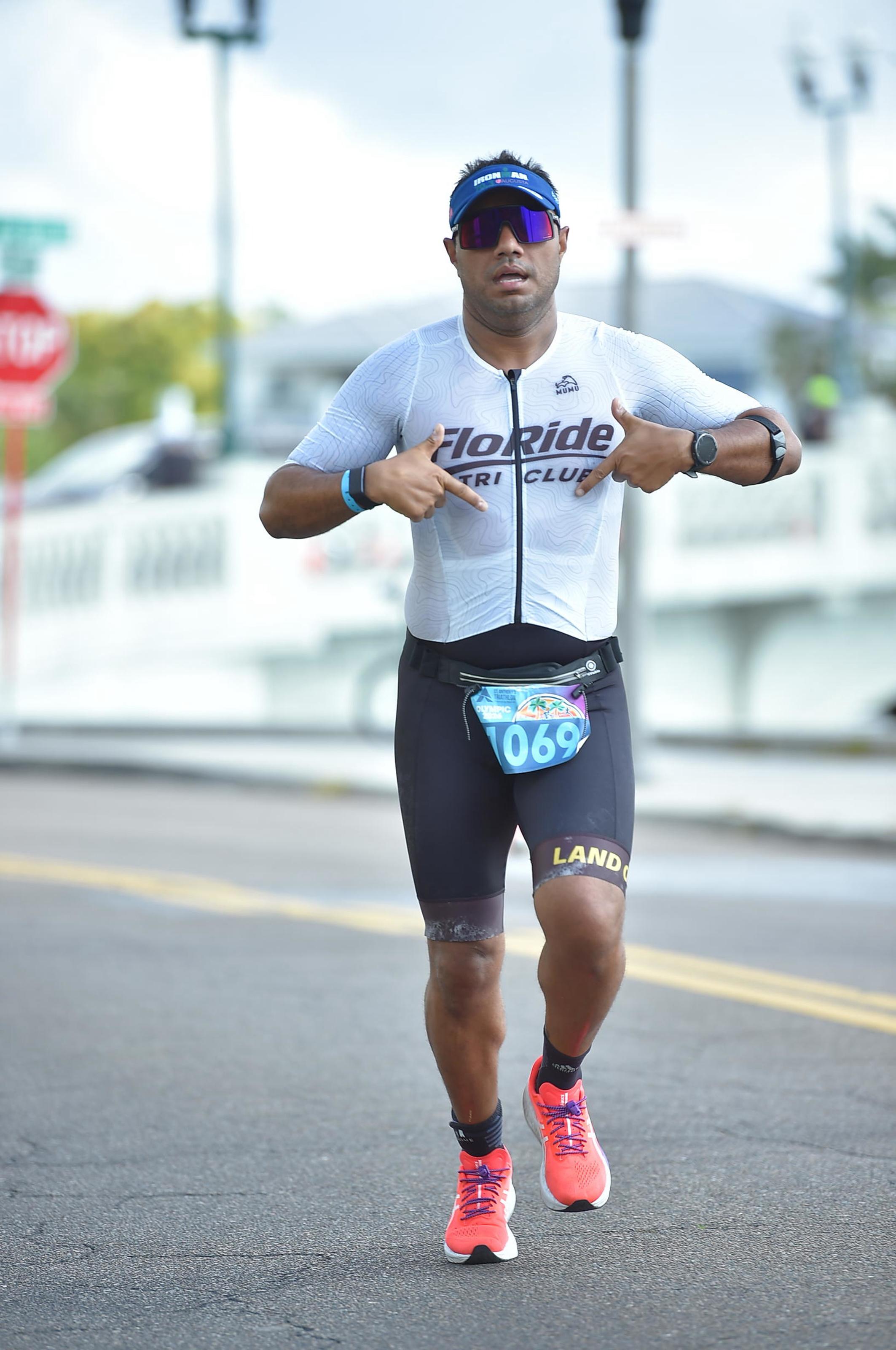 FloRide athlete repping the kit mid-race