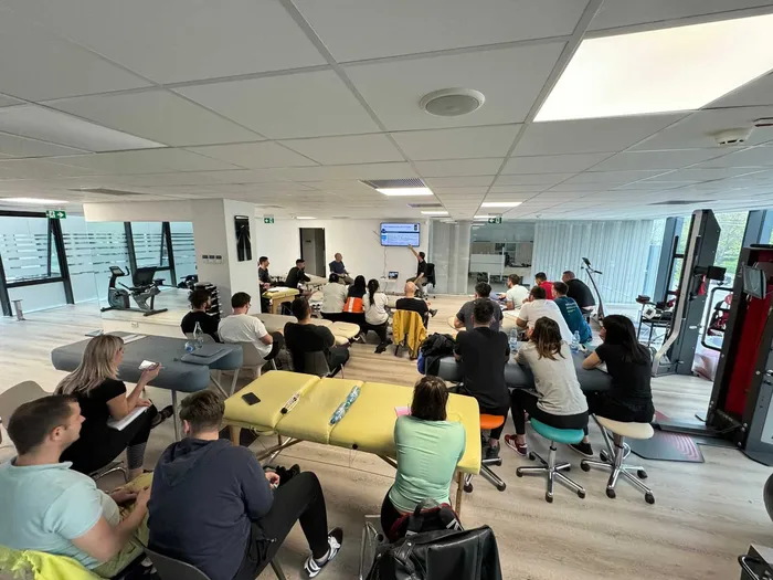 Managementul Clinic al Genunchiului — Nivel 1 — cadru dintr-un curs practic Physio eXpert