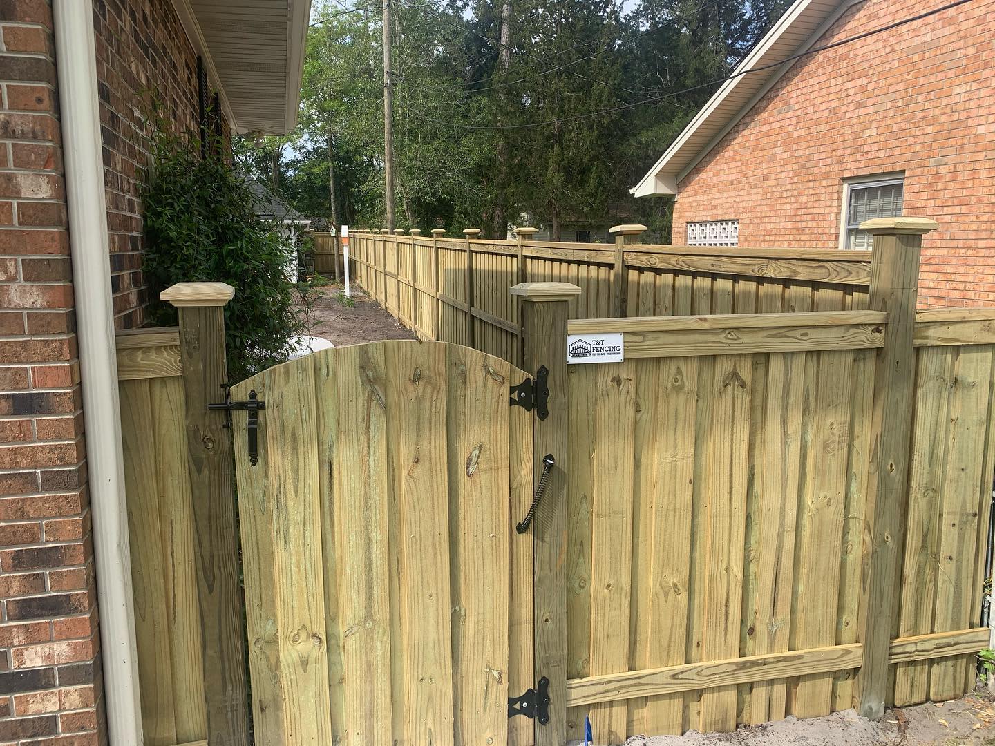 Completed T&T fence project in Wilmington, NC