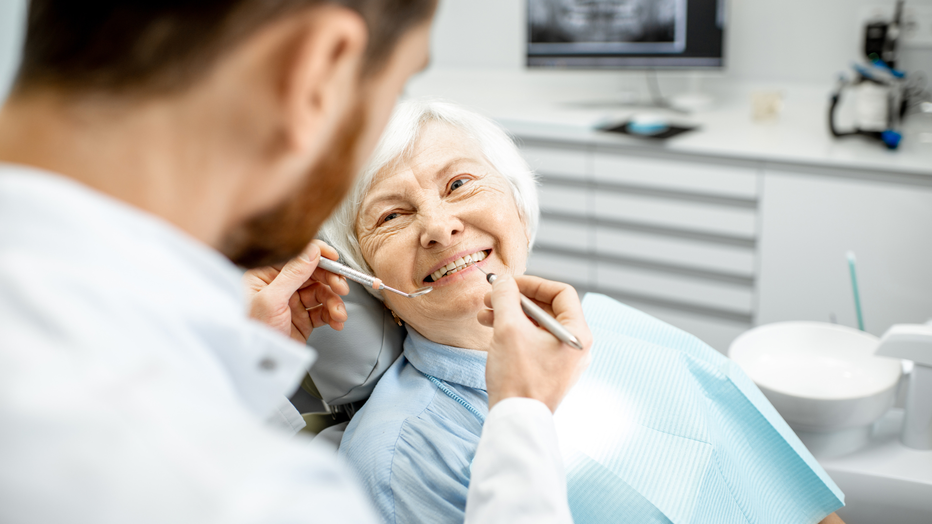 Clínica dentária — consulta de implantologia