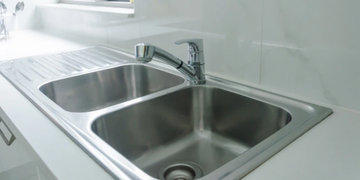 A 2 bowl metal sink A 2 bowl metal sink