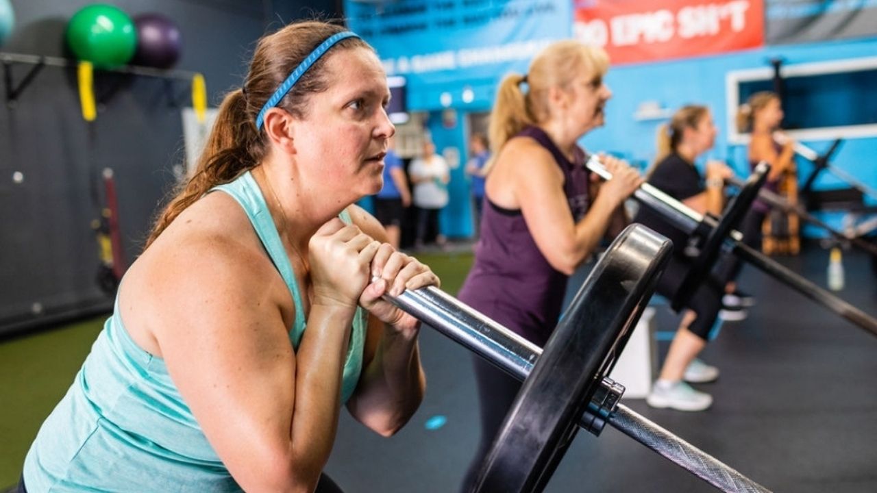 women atheletes doing workout