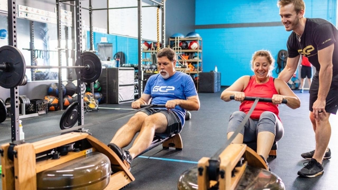 men athelets doing work out