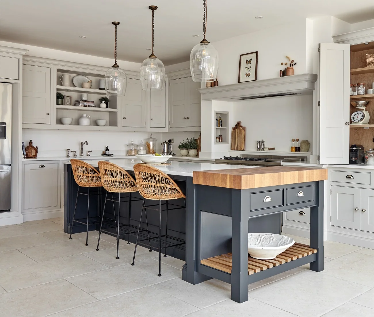 Kitchen cabinets and handles