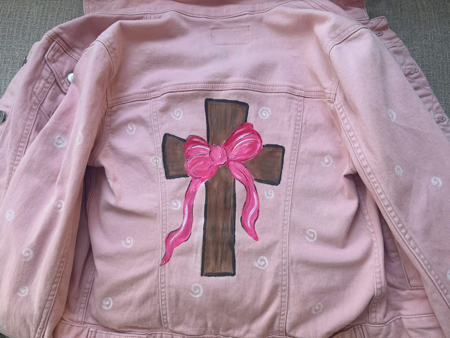 ArtGirls member, Shari R. painted jean jacket